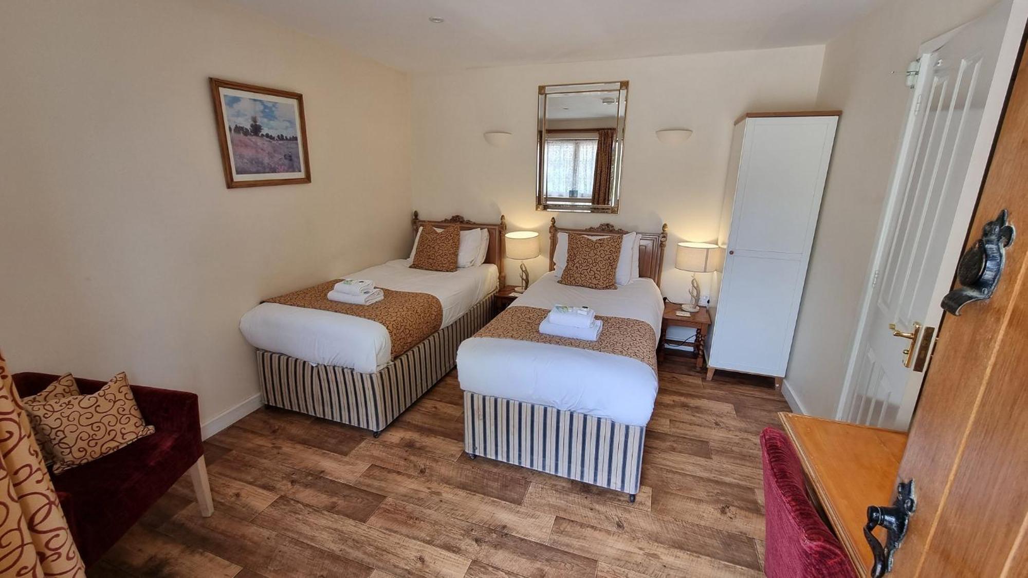 Hotel The Fox & Hounds Faringdon Habitación foto